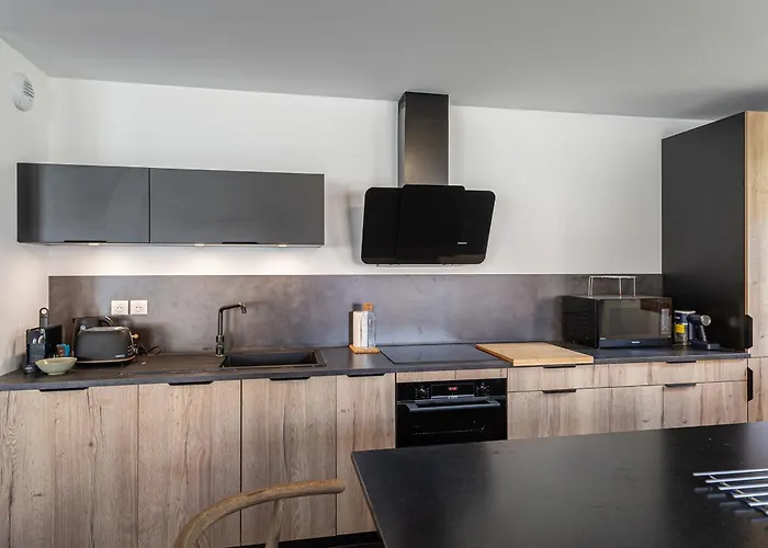 Spacieux Pour Familles Pres Du Centre Avec Parking - Fr-1-569-85