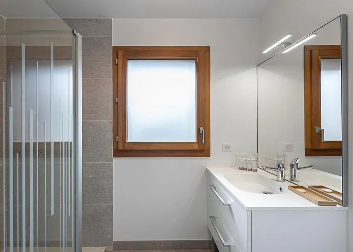 Spacieux Pour Familles Pres Du Centre Avec Parking - Fr-1-569-85 شقة *